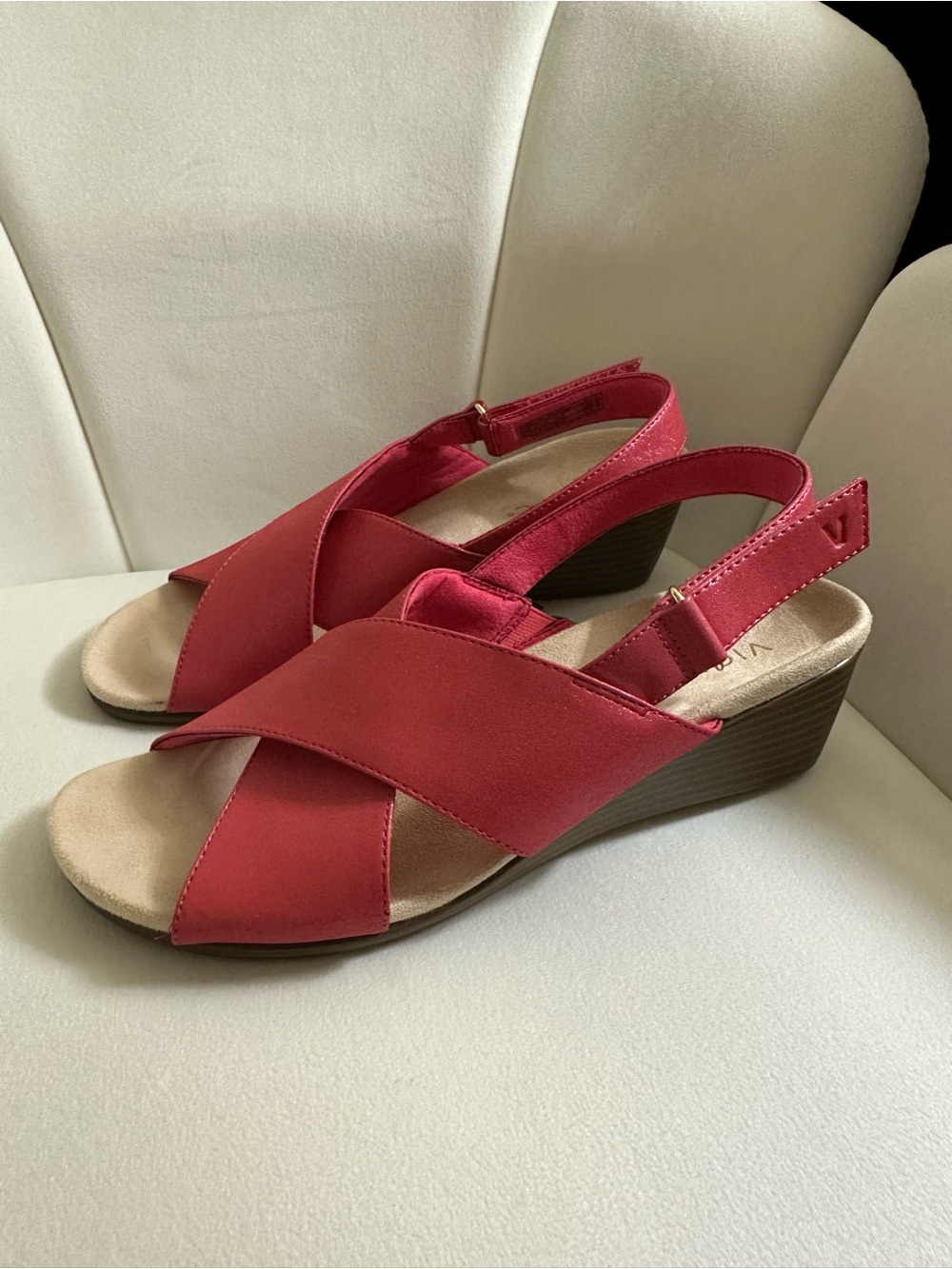 Vionic McKenna Metallic Coral Red Cross-Strap Wedge Sandals - Size9.5